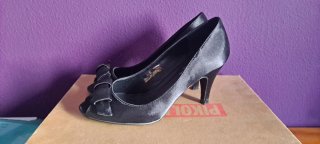 Zapatos MARYPAZ negros con lazo