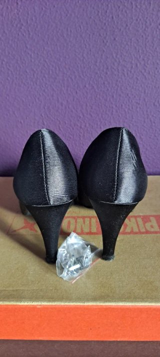 Zapatos MARYPAZ negros con lazo
