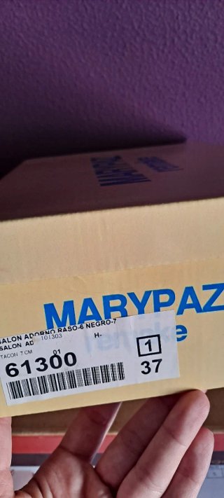 Zapatos MARYPAZ negros con lazo