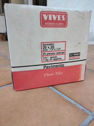 Lote Baldosas VIVES 20x20 cm