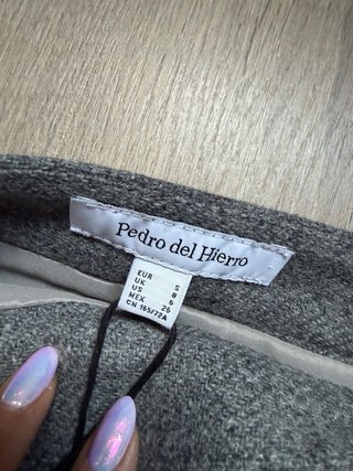 Minifalda Pedro del Hierro gris con flecos