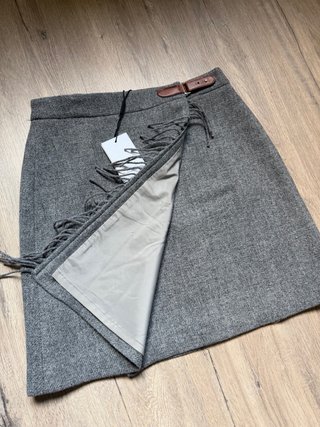 Minifalda Pedro del Hierro gris con flecos
