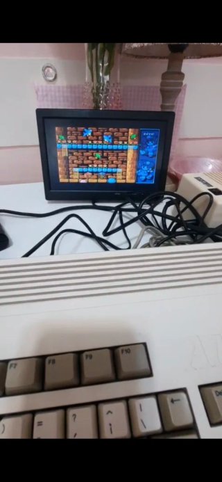 Commodore Amiga 1200 con 4 giochi