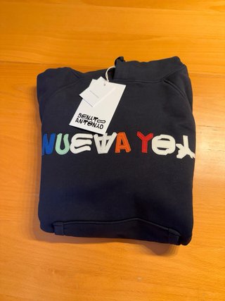 Sudadera Nuevayol Benito Antonio x Zara
