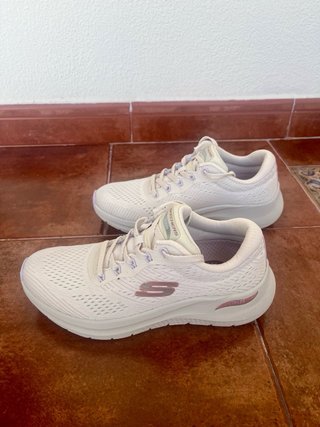 Zapatillas Skechers ArchFit Beige/Rosa