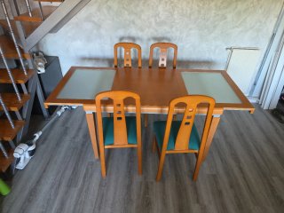 Mesa de comedor extensible con 4 sillas
