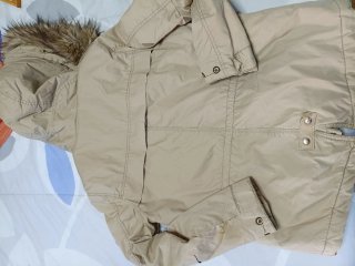 Cazadora de invierno Bershka beige