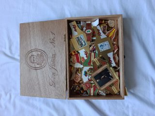 Caja de Vitolas de Cigarros Variadas