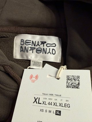 Sudadera Nuevayol Benito Antonio x Zara