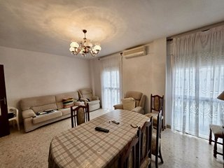 Casa adosada en venta en Lora del Río