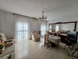 Casa adosada en venta en Lora del Río