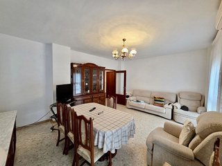 Casa adosada en venta en Lora del Río