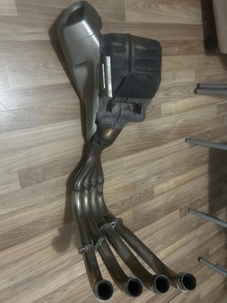 Línea completa escape CBR 650R 2025