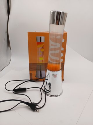 Fisura - Lámpara de lava naranja. Base plateada cromada, líquido transparente y lava naranja. Lámpara efecto relajante. Con bomb