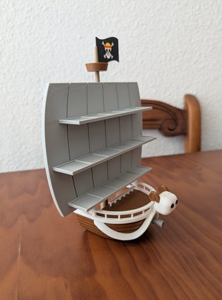 Expositor One Piece "Going Merry" para Funko Bitty