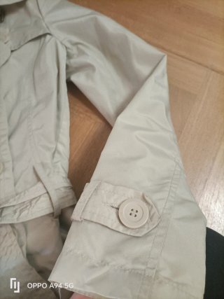 Trench corto Zara mujer beige