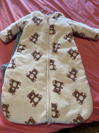 Saco de bebé de terciopelo con mangas