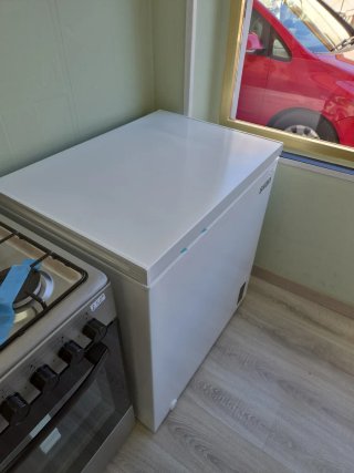 CONGELADOR ARCÓN SVAN SCH2002EDC 200L