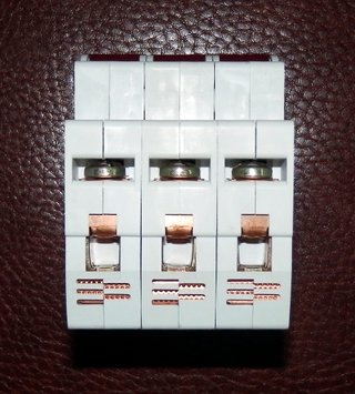 DISYUNTOR TRIPOLAR REGULABLE = 10 ... 16 A / 400 V