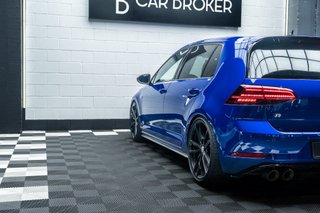 VOLKSWAGEN GOLF 7.5R *AKRAPOVIC*