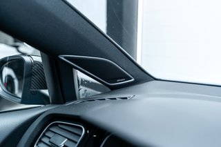 VOLKSWAGEN GOLF 7.5R *AKRAPOVIC*