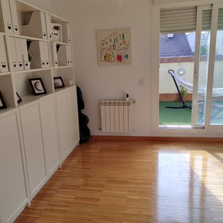 Chalet pareado de 4 plantas con parcela privada.