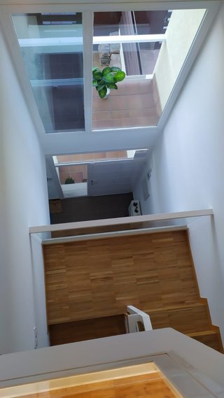 Chalet pareado de 4 plantas con parcela privada.