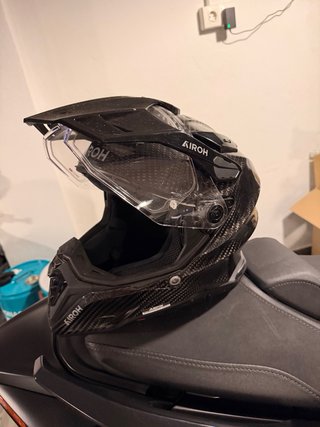 Casco Airoh Commander 2 Carbono