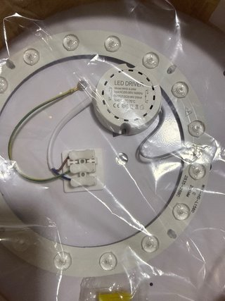 Lámpara de techo madera y LED