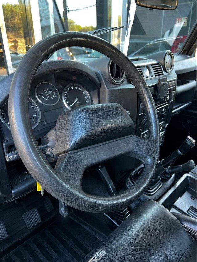 LAND-ROVER Defender 90 SW E