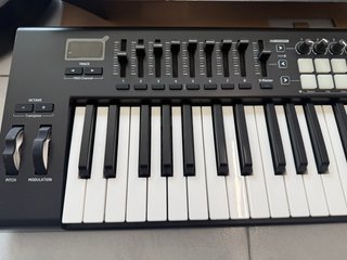 Novation Launchkey 49 Teclado Controlador
