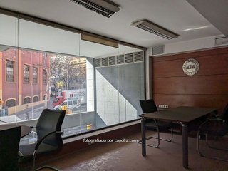 Local comercial en venta en El Camp de l'Arpa del Clot en Barcelona