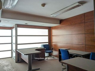 Local comercial en venta en El Camp de l'Arpa del Clot en Barcelona