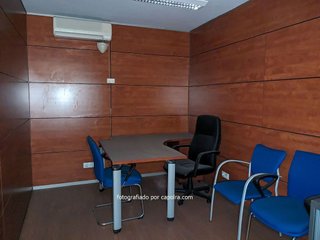 Local comercial en venta en El Camp de l'Arpa del Clot en Barcelona