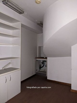 Local comercial en venta en El Camp de l'Arpa del Clot en Barcelona