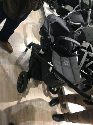 Carro Bugaboo Fox con patinete y minicuna