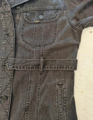 Chaqueta vaquera Lee negra con cinturón