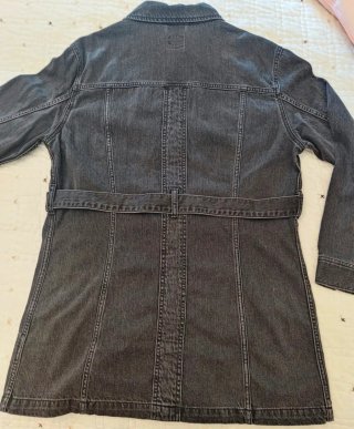 Chaqueta vaquera Lee negra con cinturón