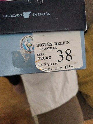 Zapatos negros con cordones