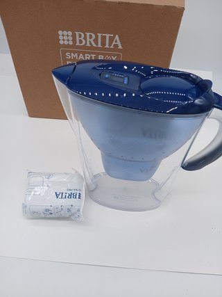 BRITA Caraffa con Filtro Acqua Marella Blu (2,4 l) Incl. 3x Cartuccia MAXTRA PRO All-in-1 - caraffa adatta al frigorifero con L