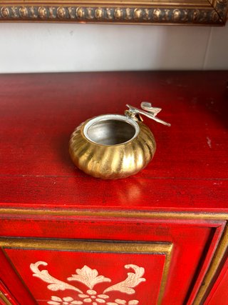 Cenicero antiguo dorado