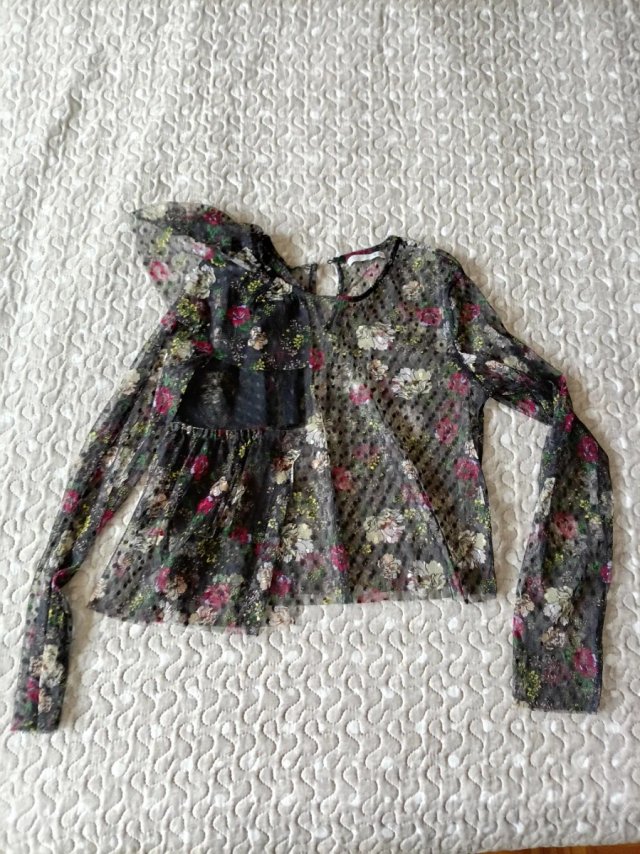 Camiseta transparente floral manga larga