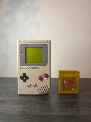 Game Boy y cartucho