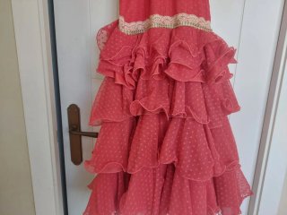 Vestido de flamenca rojo-coral de encaje talla 8-9