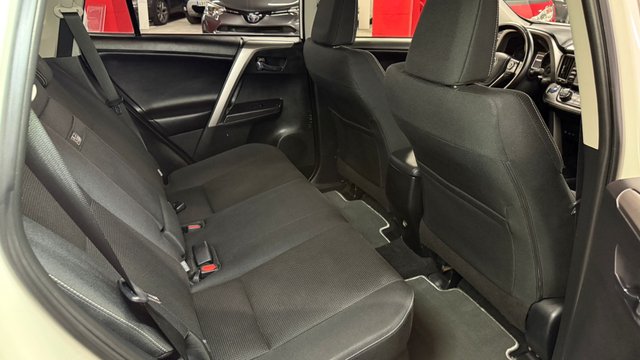 Toyota Rav4 2.5l hybrid 2WD Advance