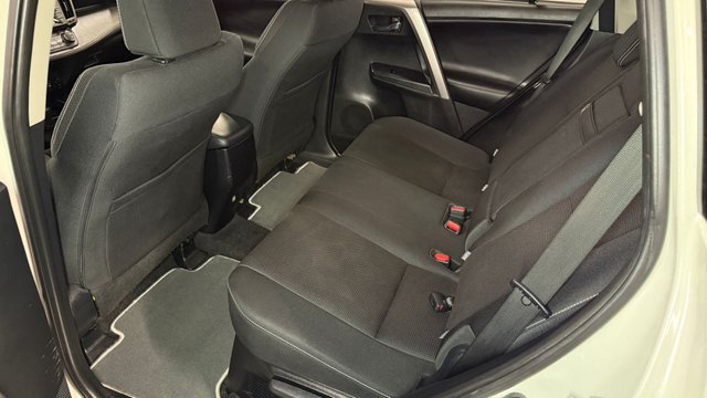 Toyota Rav4 2.5l hybrid 2WD Advance