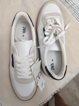 Zapatillas Zara sin estrenar con su bolsita