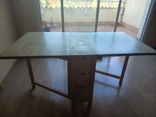 Tavolo pieghevole IKEA con cassetti