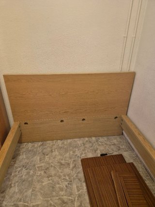 Cama familiar de madera con somier