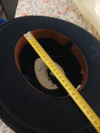 3 Sombreros negros ala ancha